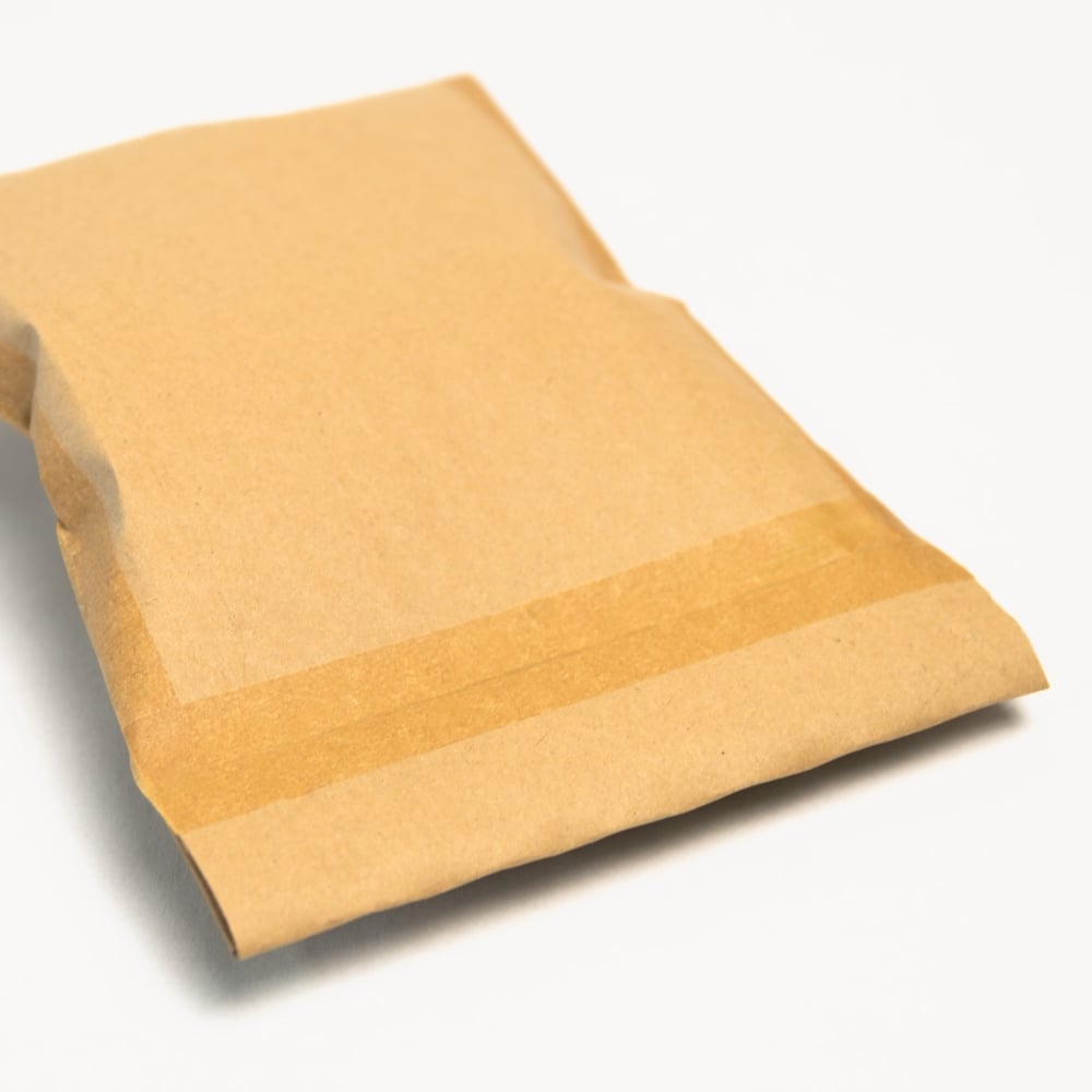 Presseseite2025-PapairBag- geschlossen nachhaltiger Polsterbeutel mit Selbstklebeband 