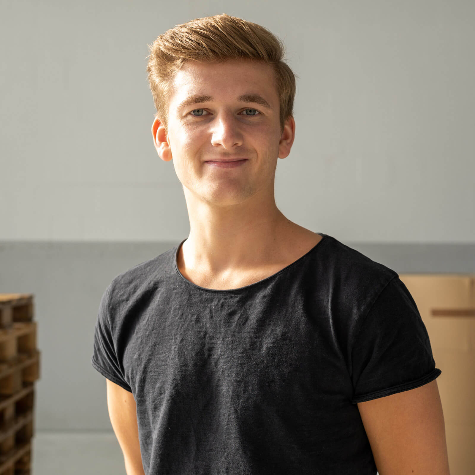 papair-nachhaltige-verpackung-luftpolsterfolie-papier-startup-team-portrait-lars-dieckmann-vertrieb